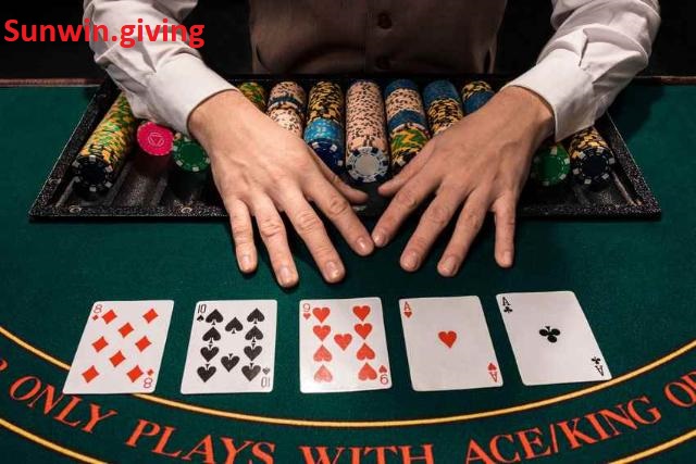 dealer trong game bài
